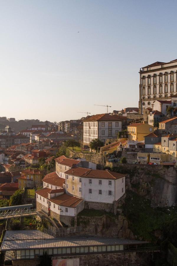 Modern Charming Loft With Balcony In Central Porto Eksteriør billede